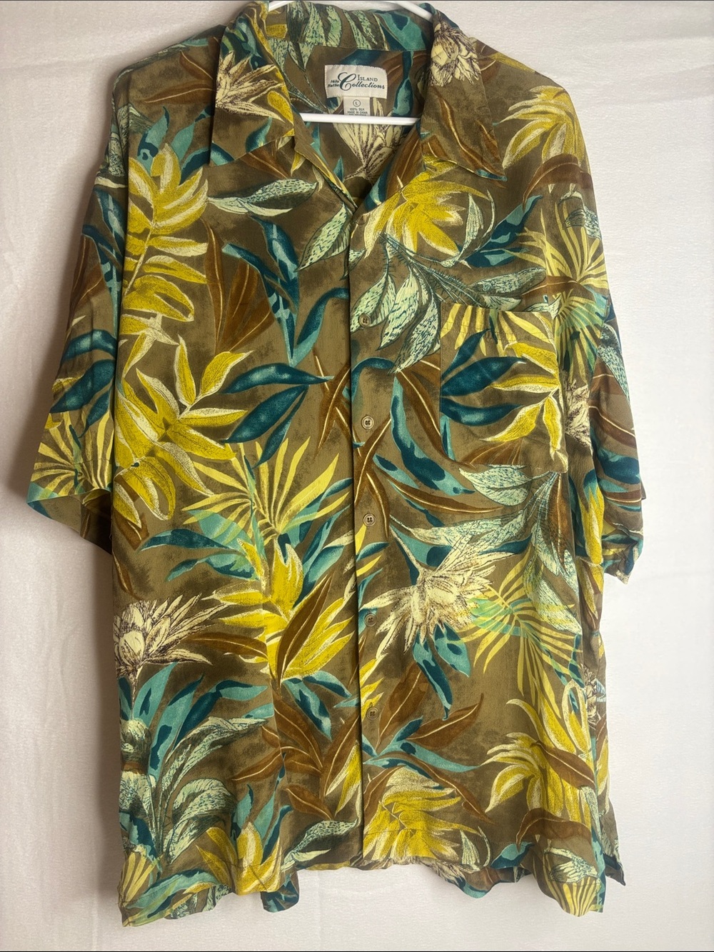 Vintage Hilo Hattie Silk Olive Tropical Leaf Print Button-Down Shirt